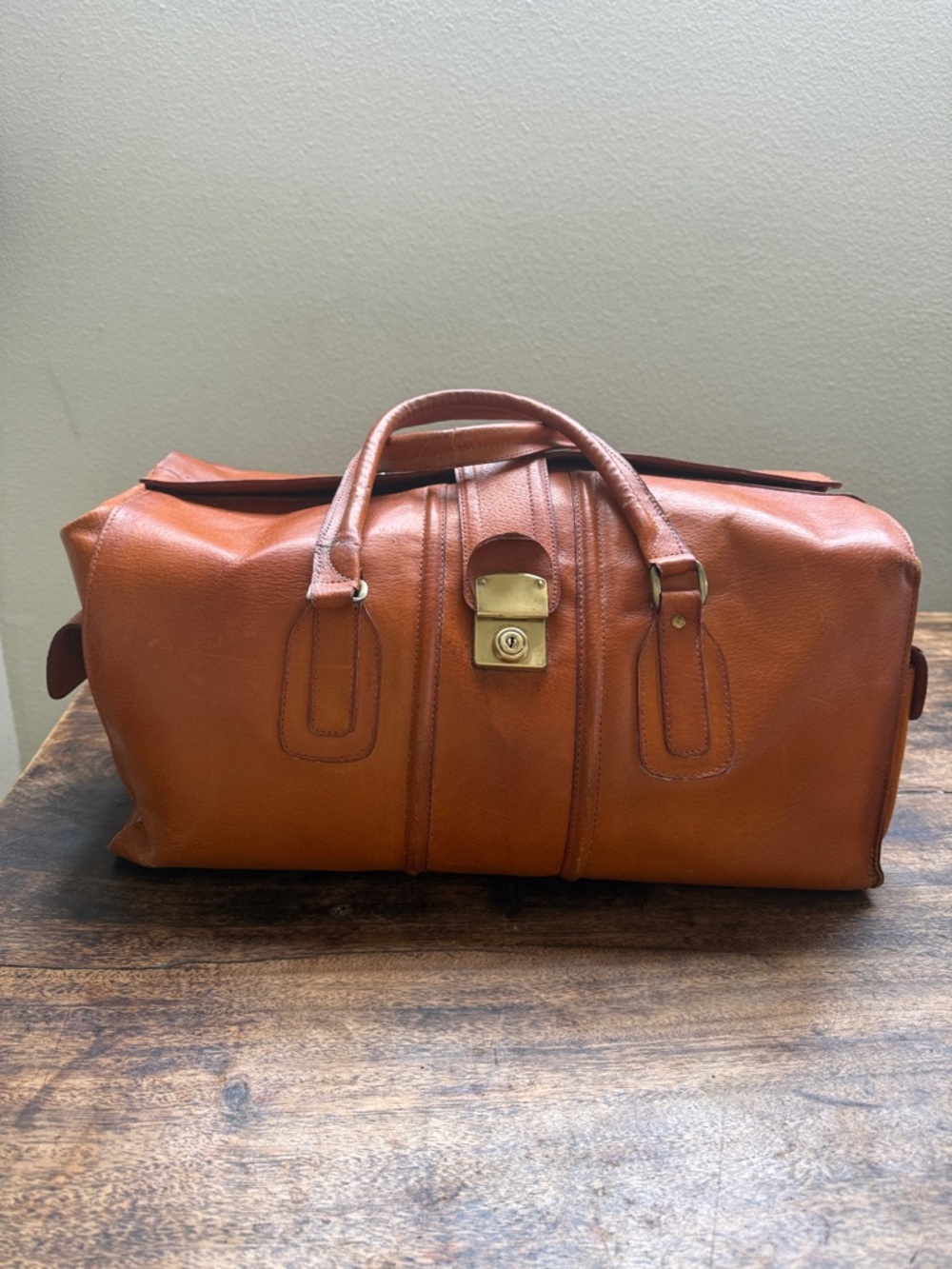 Vintage Men's Tan Leather Travel Duffel Bag - Classic Carryall rustic